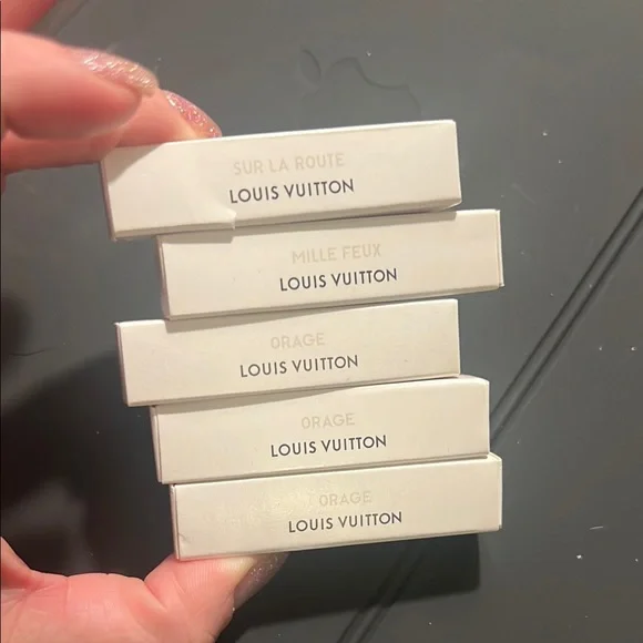 Louis Vuitton samples - Picture 1 of 2
